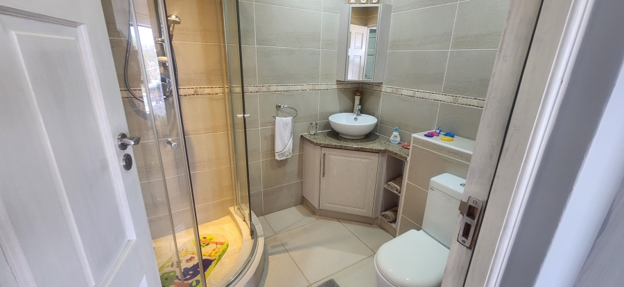 6 Bedroom Property for Sale in Da Nova Western Cape